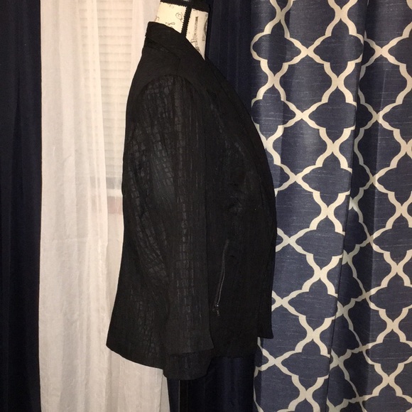 Black blazer - Picture 2 of 3